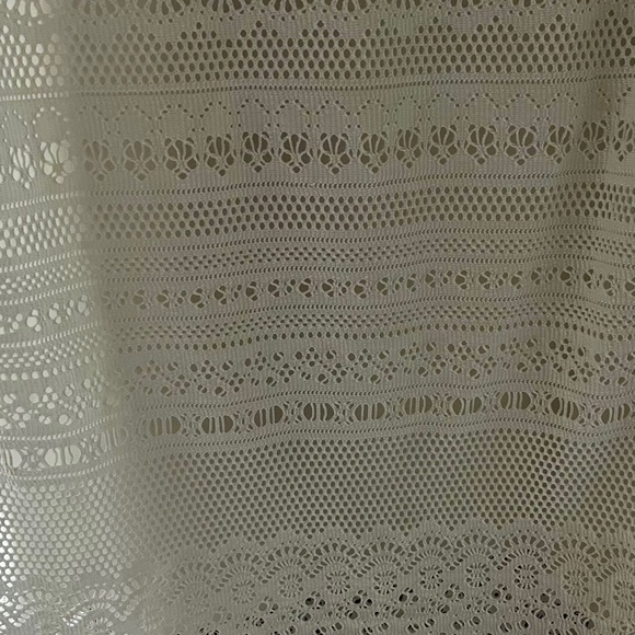 Banana Republic Cream crochet lace dress , lined , size Medium, gently loved - Picture 8 of 13